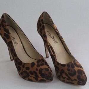 Women's Leopard Print Point Toe Heels U.S. Size 6.5